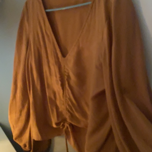 Vici scrunch top with balloon sleeves - Picture 2 of 6